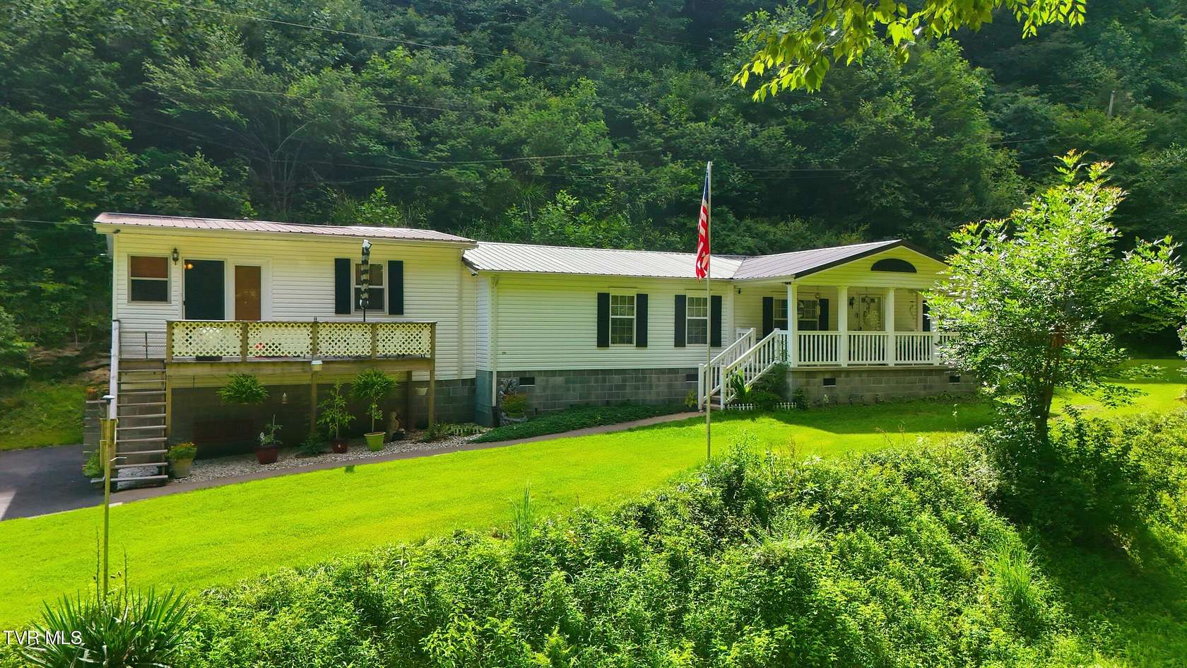 1.52 Acres of Land with Home for Sale in Pound, Virginia