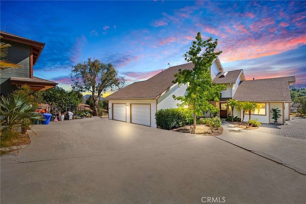 3.68 Acres of Land with Home for Sale in Fallbrook, California