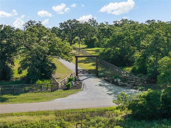 173 Acres of Land with Home for Sale in Caldwell, Texas