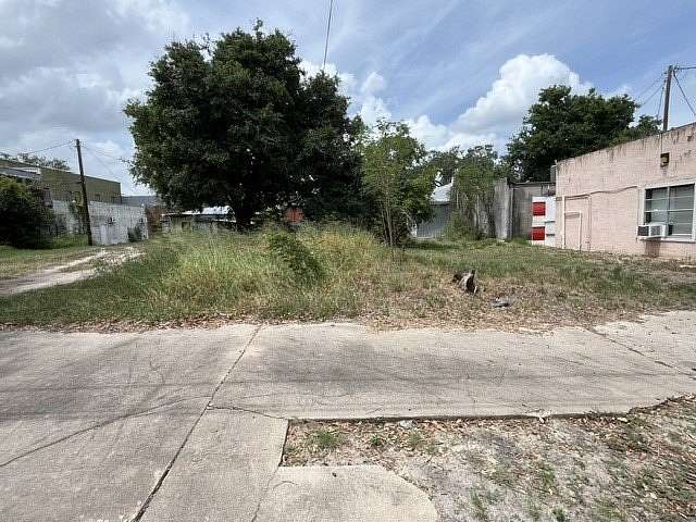 0.04 Acres of Commercial Land for Sale in Falfurrias, Texas