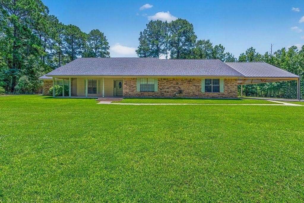 6 Acres of Land with Home for Sale in Marshall, Texas