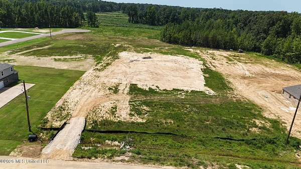 2 Acres of Residential Land for Sale in Lake Cormorant, Mississippi