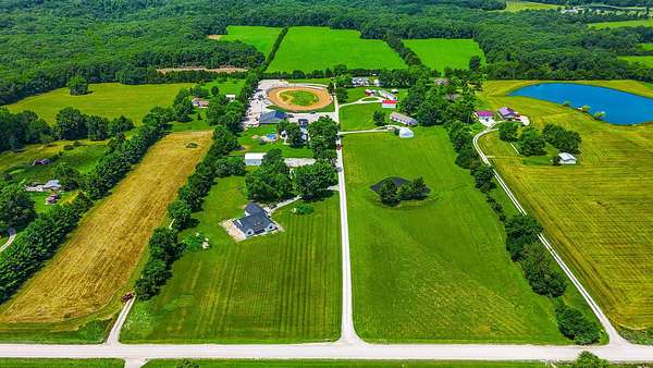 4 Acres of Land with Home for Sale in Fulton, Missouri