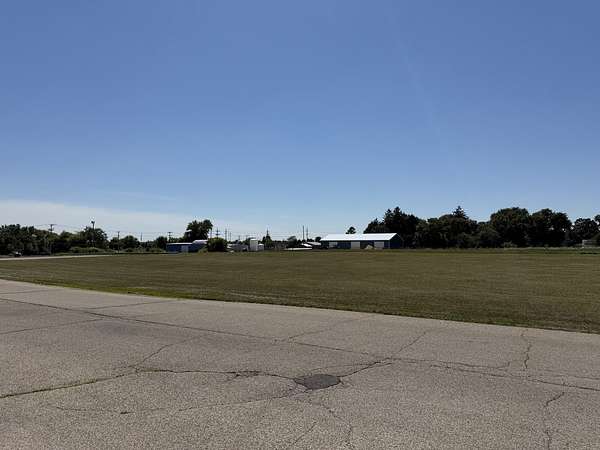 1 Acre of Commercial Land for Sale in Harvard, Illinois