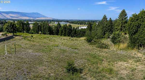 0.4 Acres of Residential Land for Sale in La Grande, Oregon