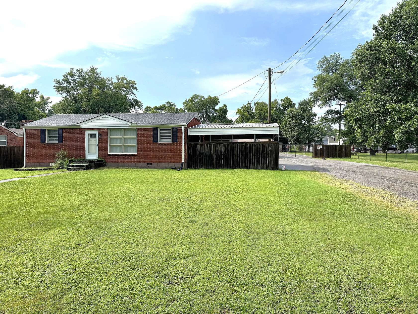 1.54 Acres of Improved Mixed-Use Land for Auction in Madison, Tennessee