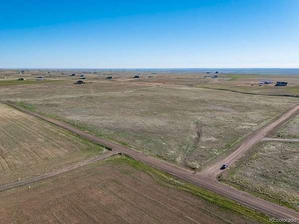 36 Acres of Agricultural & Residential Land for Sale in Strasburg, Colorado