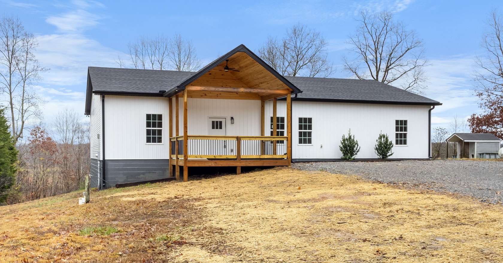 18.4 Acres of Land with Home for Sale in Palmyra, Tennessee
