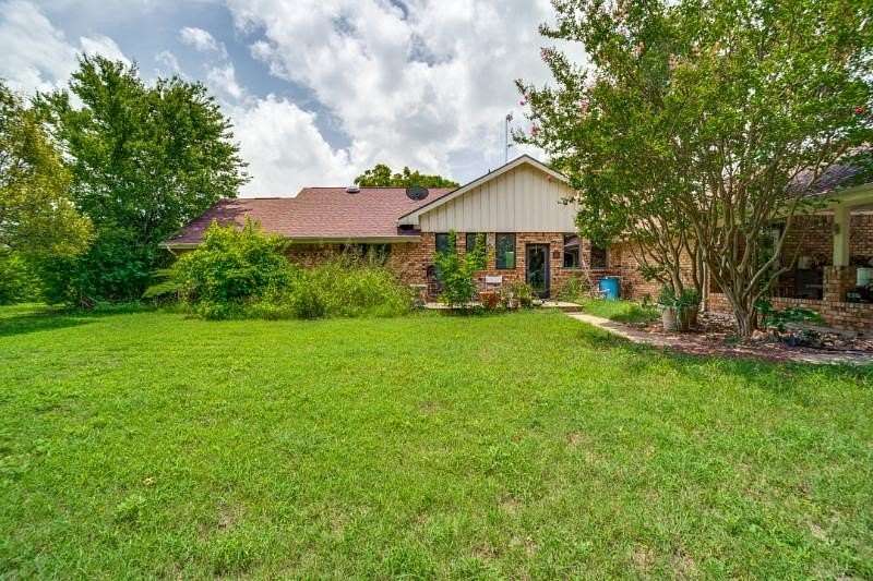 11 Acres of Land with Home for Sale in Anna, Texas