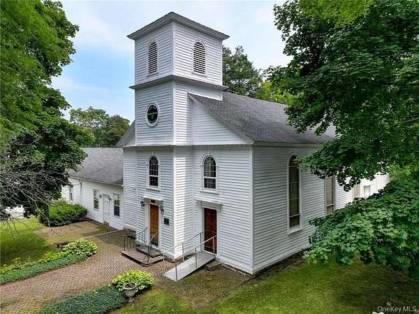2 Acres of Commercial Land for Sale in Hyde Park, New York