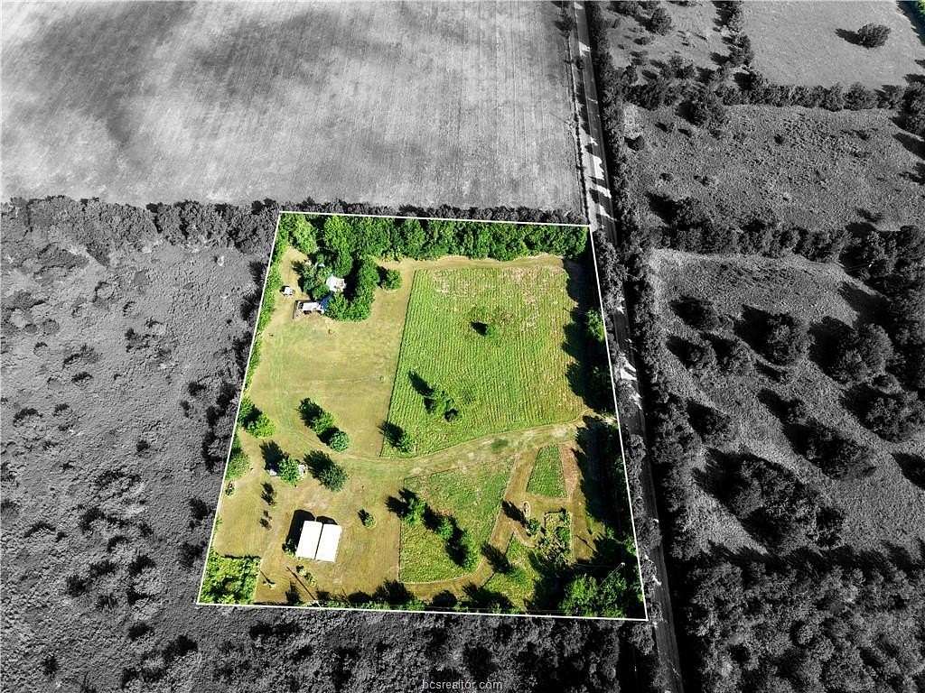 5 Acres of Residential Land for Sale in Hearne, Texas