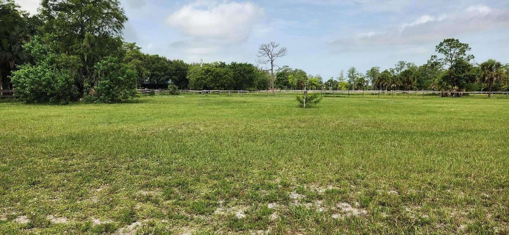 5 Acres of Land for Sale in Loxahatchee Groves, Florida