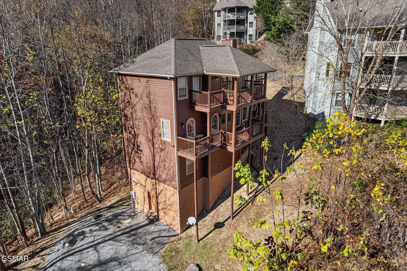 4 Acres of Land with Home for Sale in Gatlinburg, Tennessee
