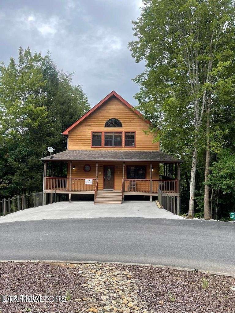 17 Acres of Land with Home for Sale in Pigeon Forge, Tennessee