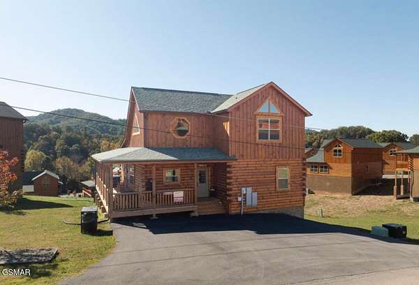 19 Acres of Land with Home for Sale in Pigeon Forge, Tennessee