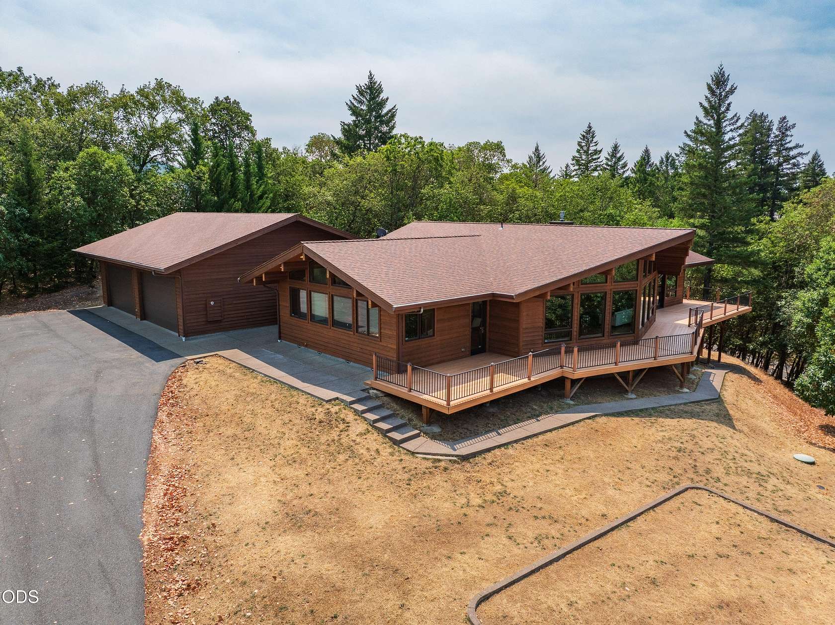 5.75 Acres of Land with Home for Sale in Grants Pass, Oregon