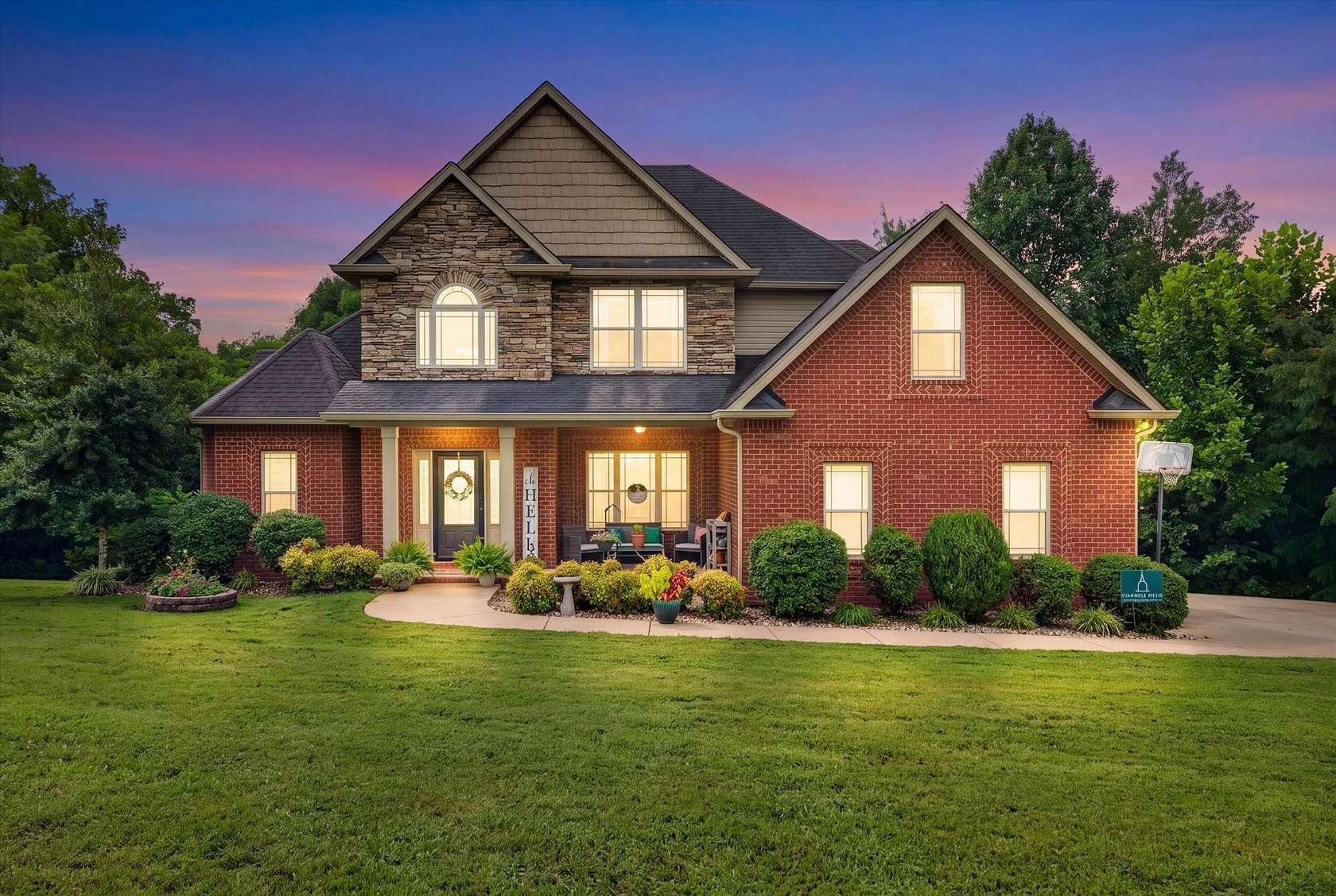 1.5 Acres of Land with Home for Sale in Clarksville, Tennessee