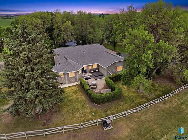 2.5 Acres of Land with Home for Sale in Sioux Falls, South Dakota