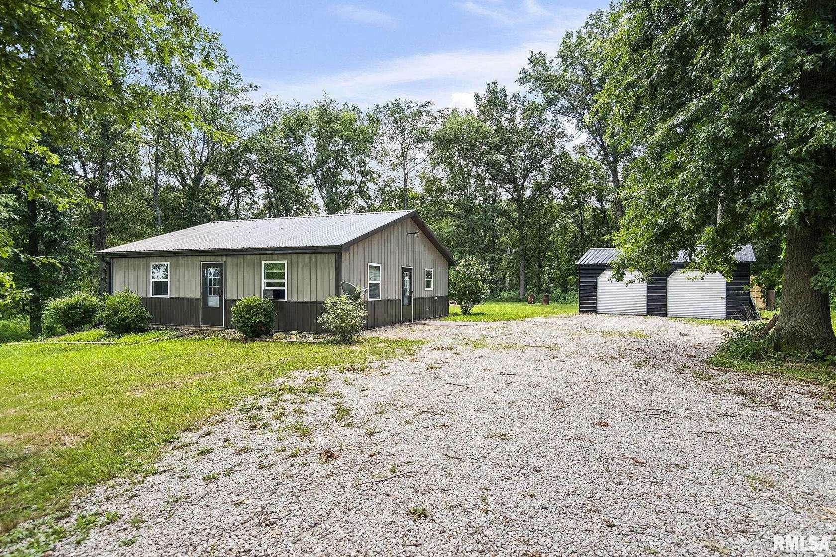 2 Acres of Land with Home for Sale in Taylorville, Illinois