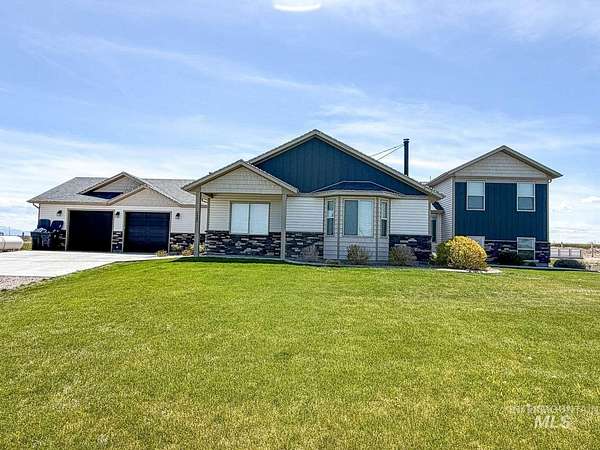 3 Acres of Land with Home for Sale in Hazelton, Idaho