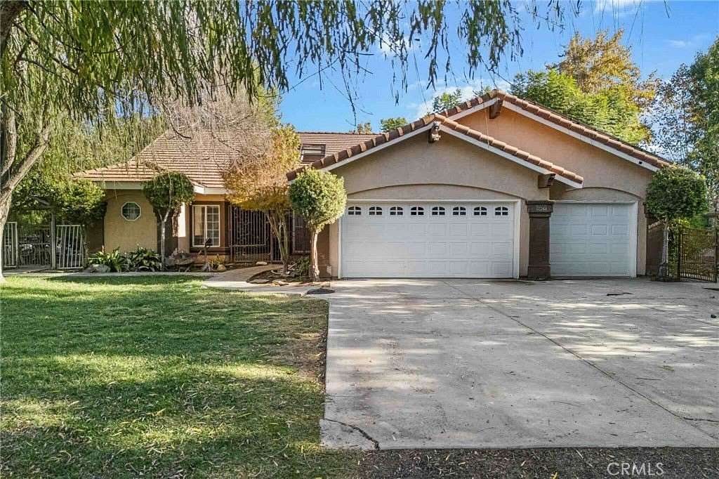 3.28 Acres of Land with Home for Sale in Wildomar, California