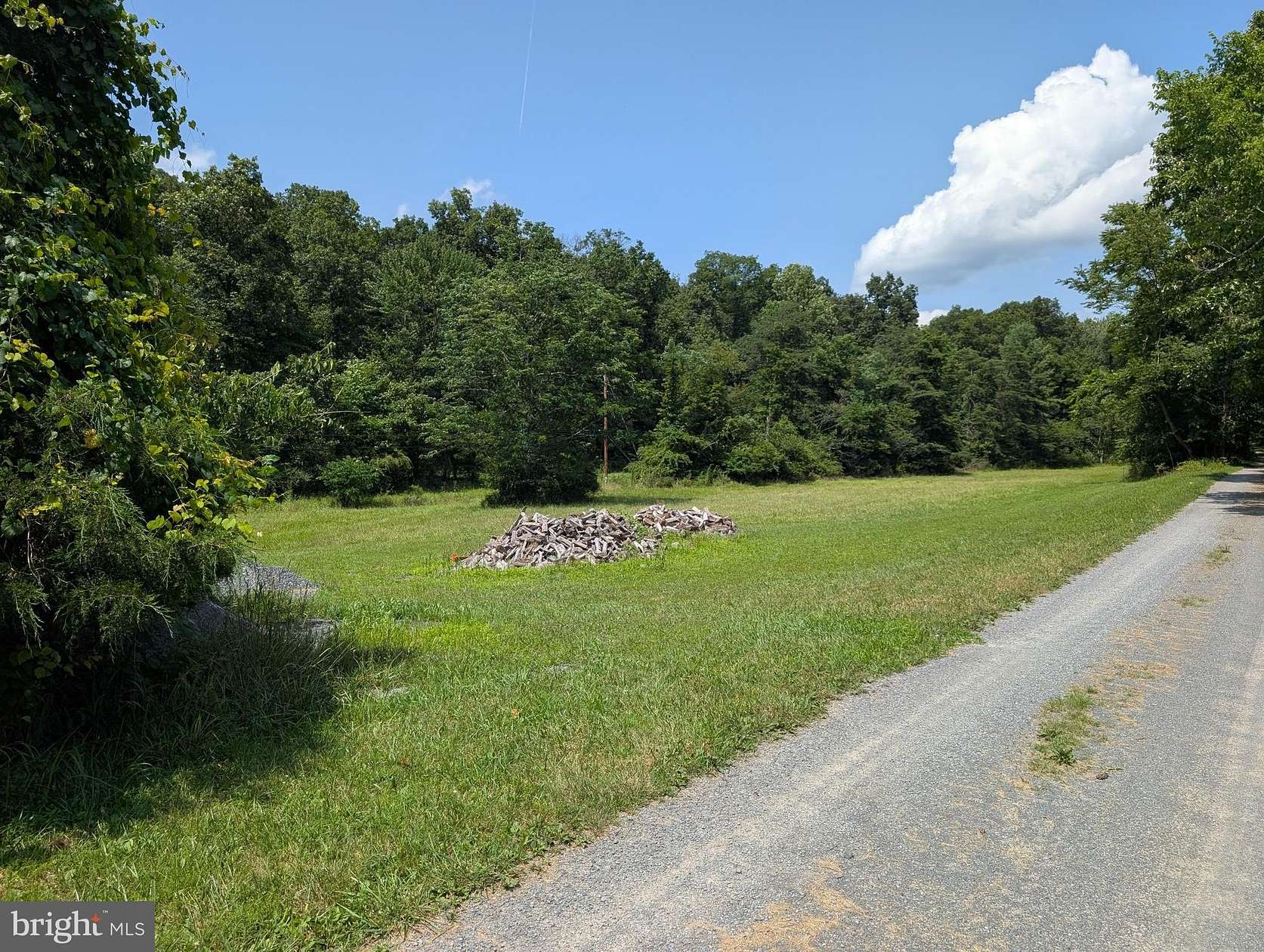 35 Acres of Recreational Land for Sale in Berkeley Springs, West Virginia