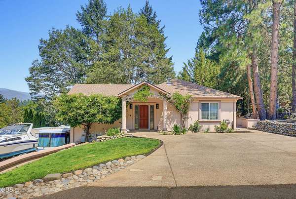 3.15 Acres of Land with Home for Sale in Jacksonville, Oregon