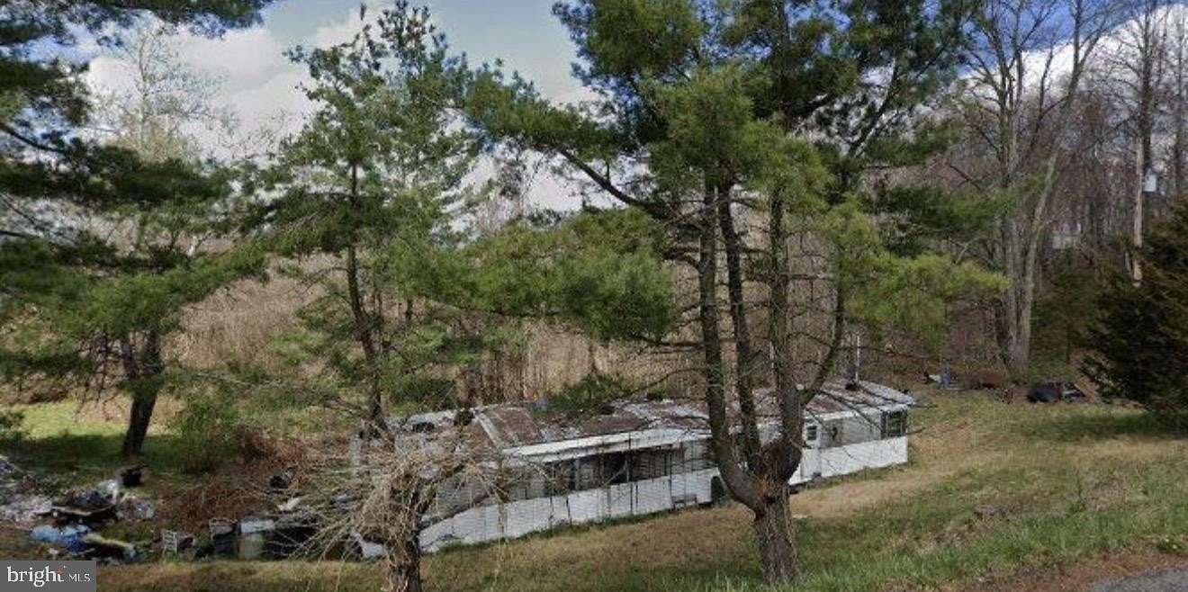 2.73 Acres of Land with Home for Sale in Coeburn, Virginia