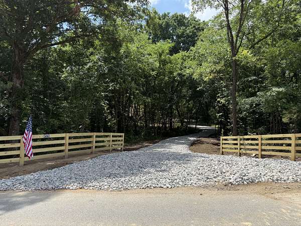 5 Acres of Residential Land for Sale in Columbia, Tennessee