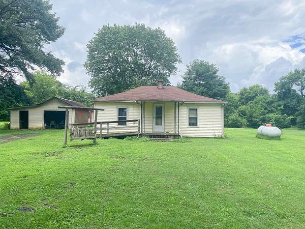 2 Acres of Land with Home for Auction in Murfreesboro, Tennessee