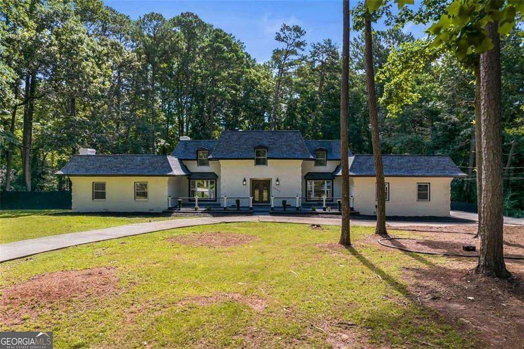 1.5 Acres of Land with Home for Lease in Stone Mountain, Georgia