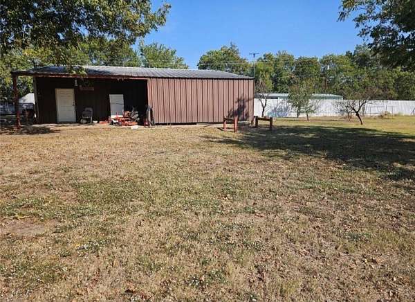 1.25 Acres of Land with Home for Sale in Brookston, Texas