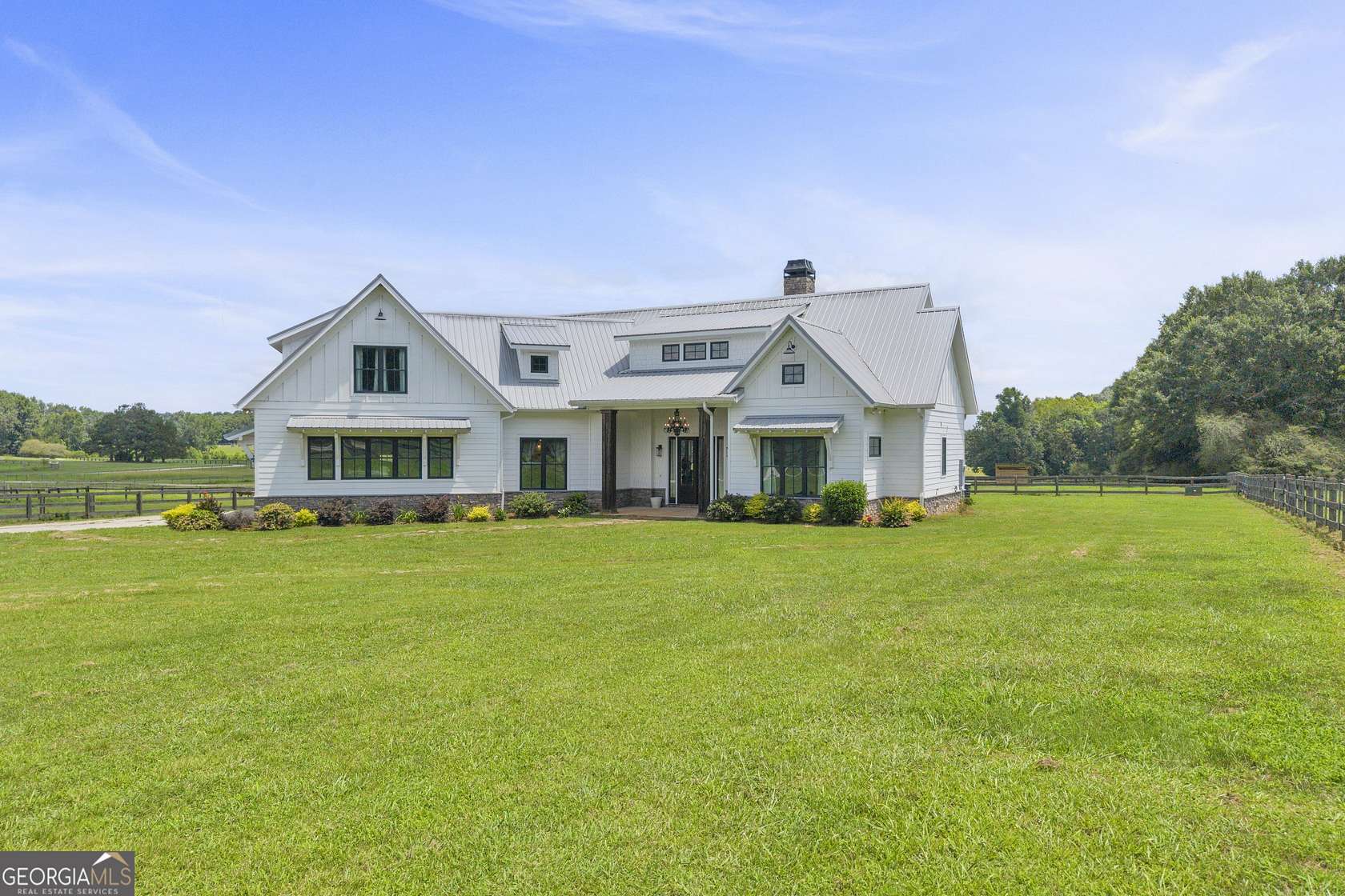 10 Acres of Land with Home for Sale in Mansfield, Georgia