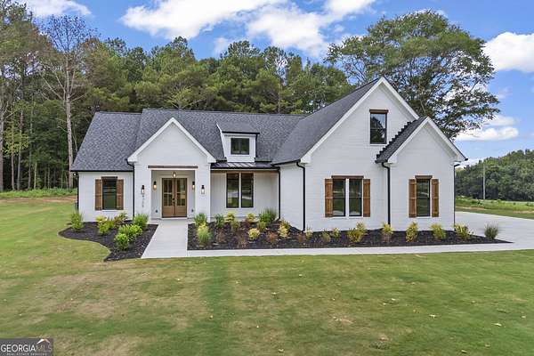 4.88 Acres of Land with Home for Sale in Covington, Georgia