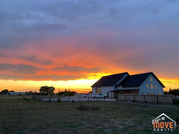24 Acres of Agricultural Land with Home for Sale in Sublette, Kansas