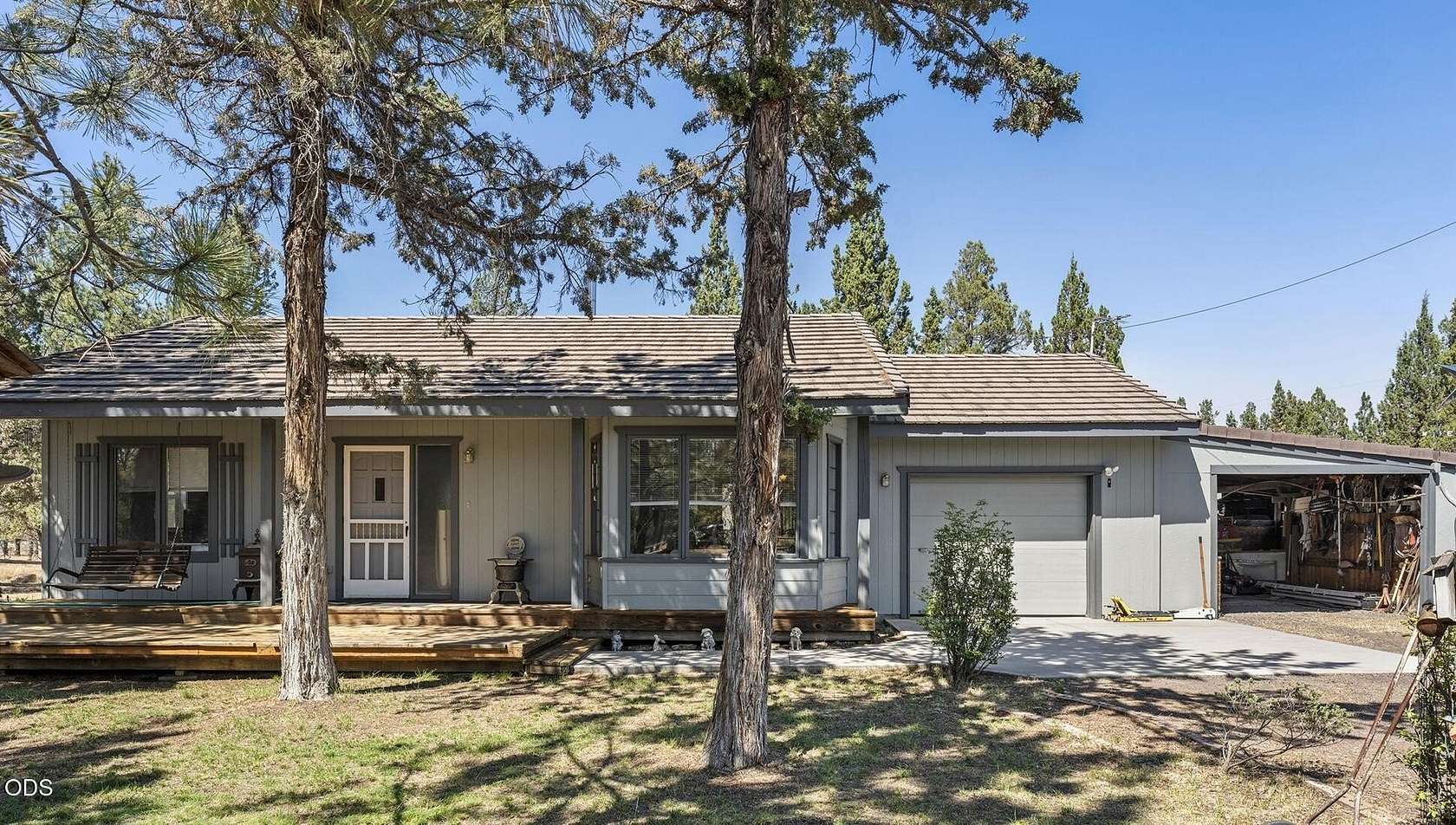 2.26 Acres of Land with Home for Sale in Sisters, Oregon