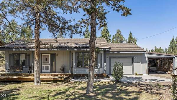 2.26 Acres of Land with Home for Sale in Sisters, Oregon