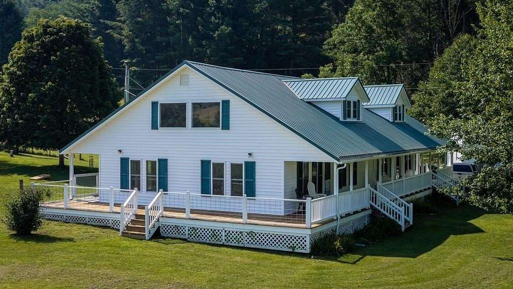 28.5 Acres of Land with Home for Sale in Troutdale, Virginia