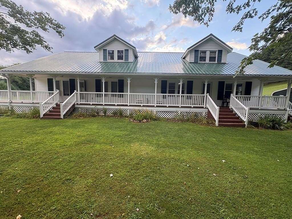 28.5 Acres of Land with Home for Sale in Troutdale, Virginia