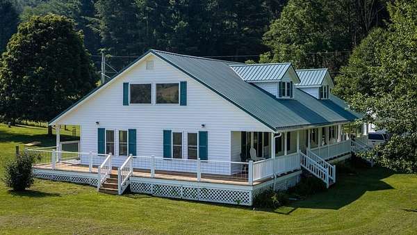 28.5 Acres of Land with Home for Sale in Troutdale, Virginia
