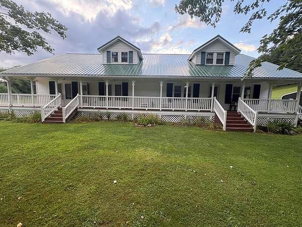 28.5 Acres of Land with Home for Sale in Troutdale, Virginia