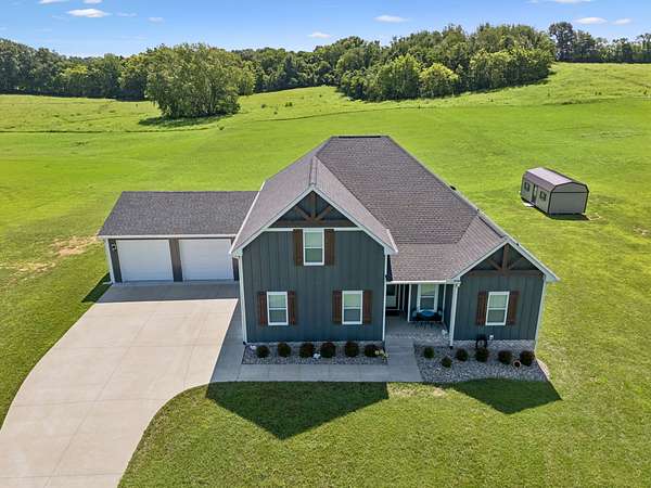 1.87 Acres of Improved Mixed-Use Land for Sale in Springfield, Tennessee