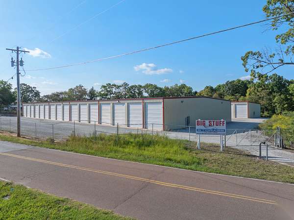 3.18 Acres of Improved Commercial Land for Sale in Huntingdon, Tennessee