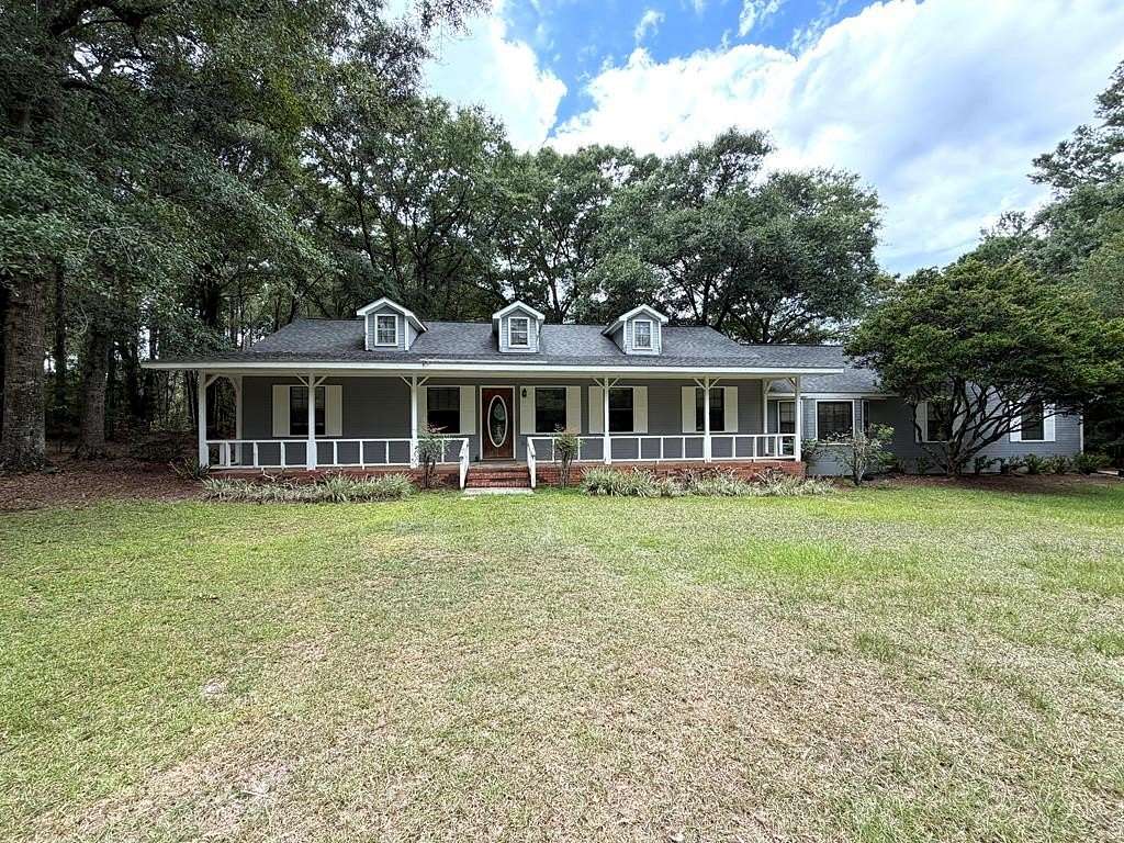 2.78 Acres of Land with Home for Sale in Webb, Alabama