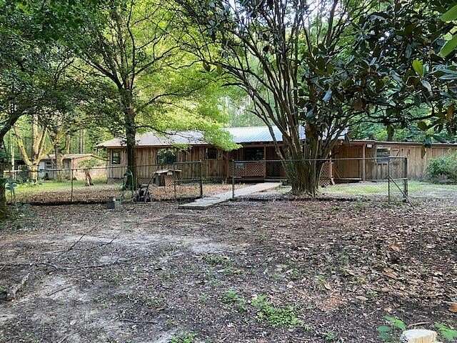 8 Acres of Land with Home for Sale in Hattiesburg, Mississippi