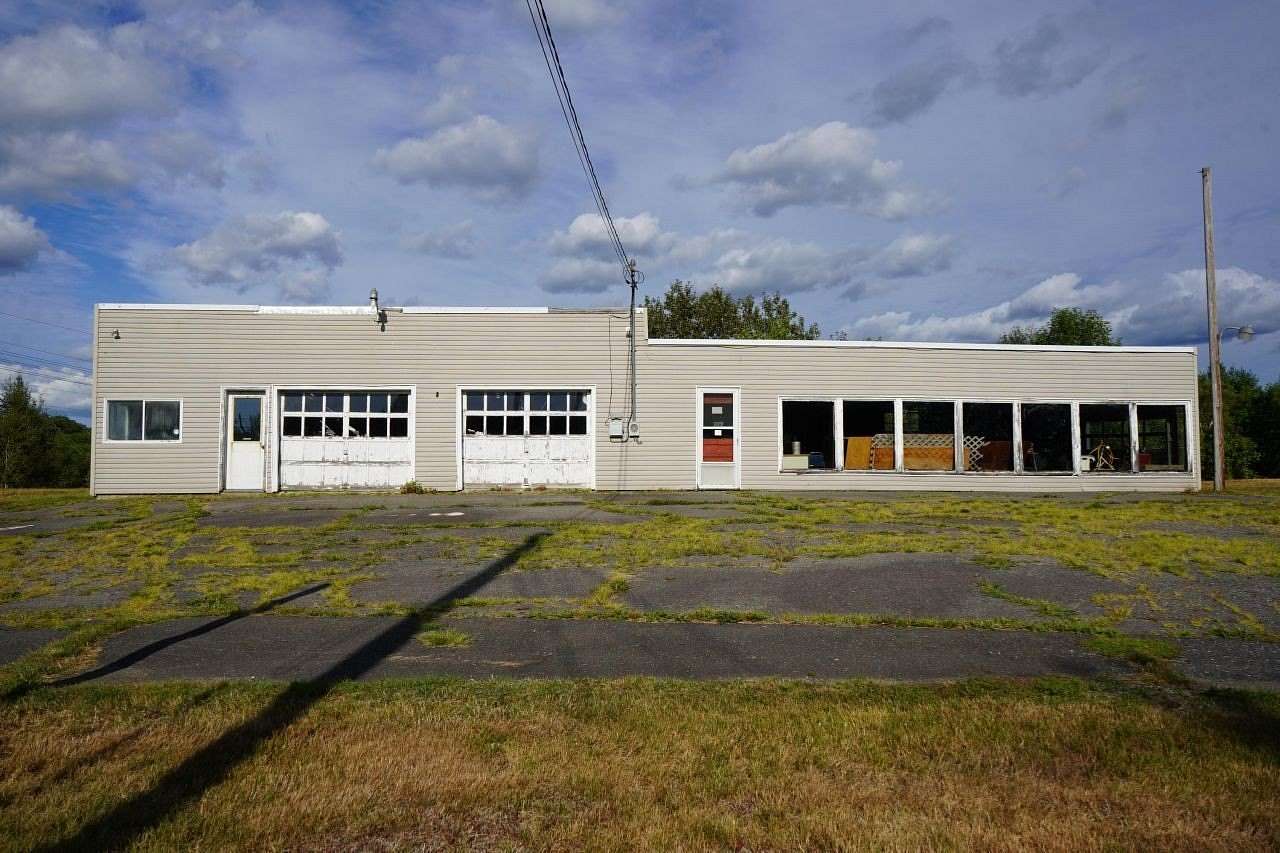 2 Acres of Improved Mixed-Use Land for Sale in Pittsfield, Maine