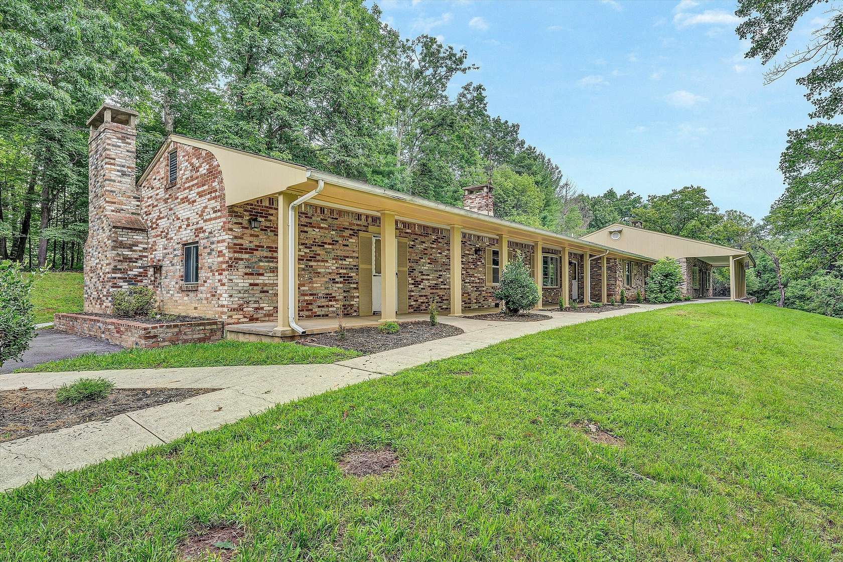 4.87 Acres of Land with Home for Sale in Roanoke, Virginia