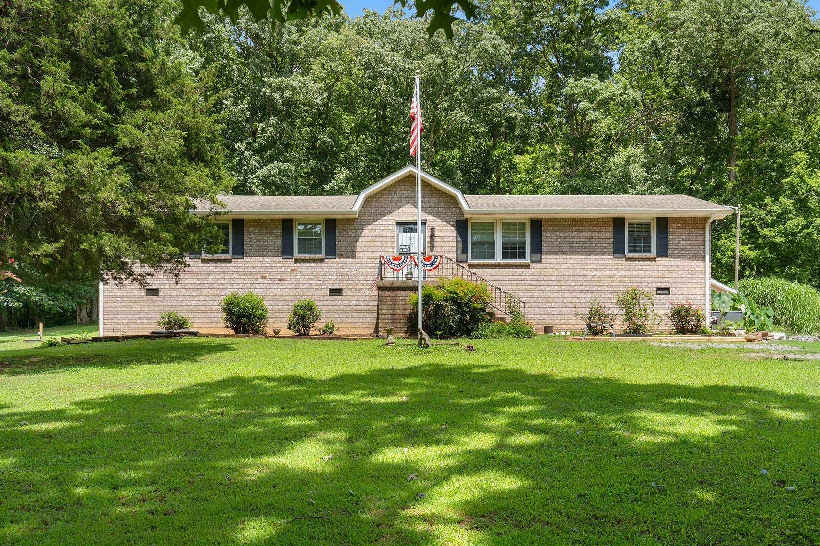 2.2 Acres of Land with Home for Sale in Whites Creek, Tennessee