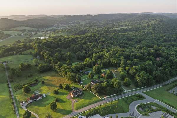 19.5 Acres of Land with Home for Sale in Franklin, Tennessee