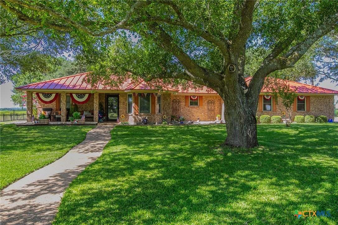 8.63 Acres of Land with Home for Sale in Temple, Texas
